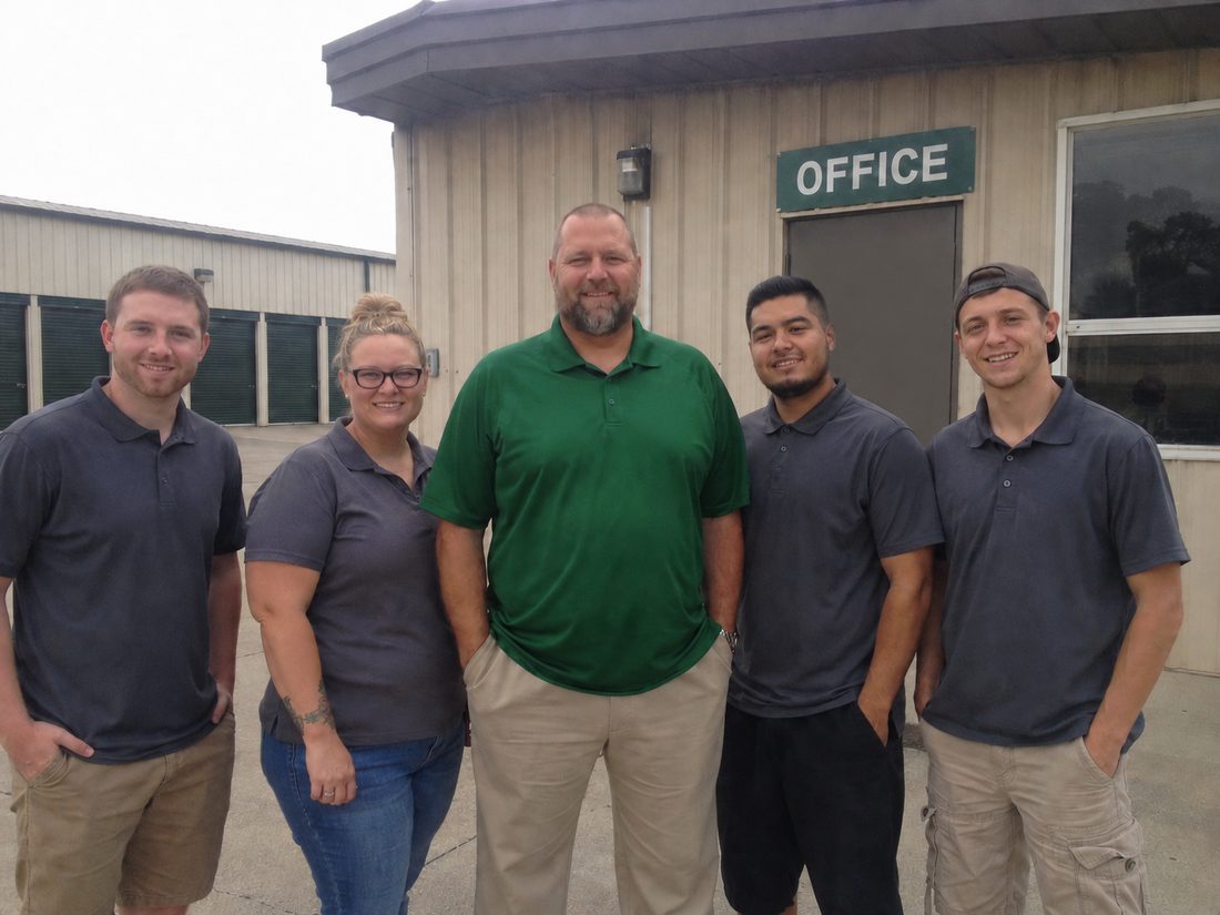Pest control professionals in Bakersfield, CA